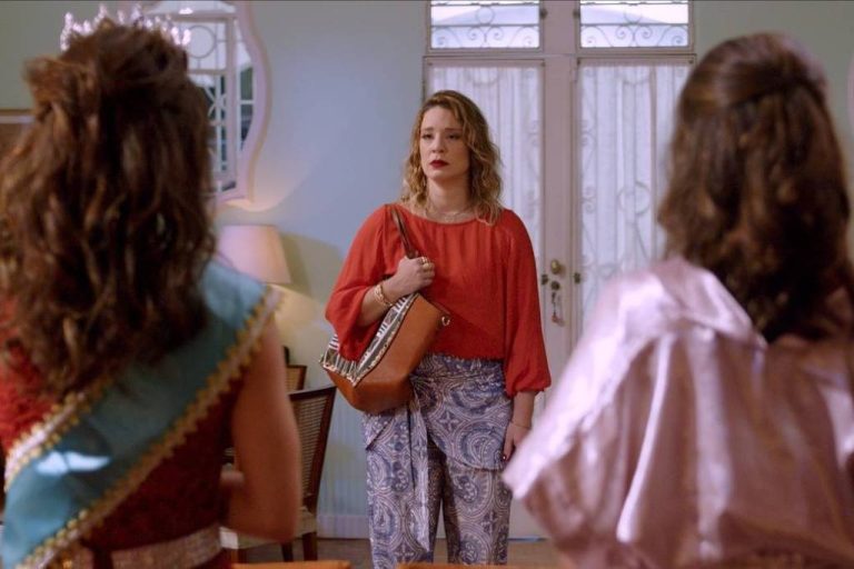 ‘A Miss’: Filme fala mais de família do que de concursos – 18/02/2026 – De faixa a coroa
