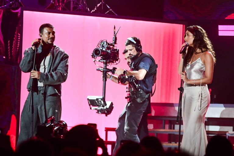 ‘Três Graças’: Grazi sobe ao palco em show do elenco – 07/05/2026 – Televisão